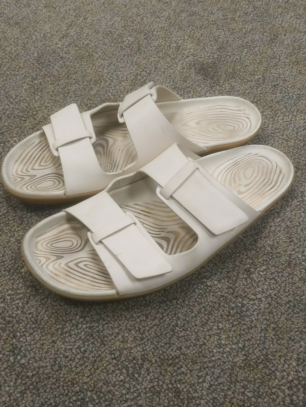 Vivobarefoot Yin Sensus Slide Sandal in Sand
